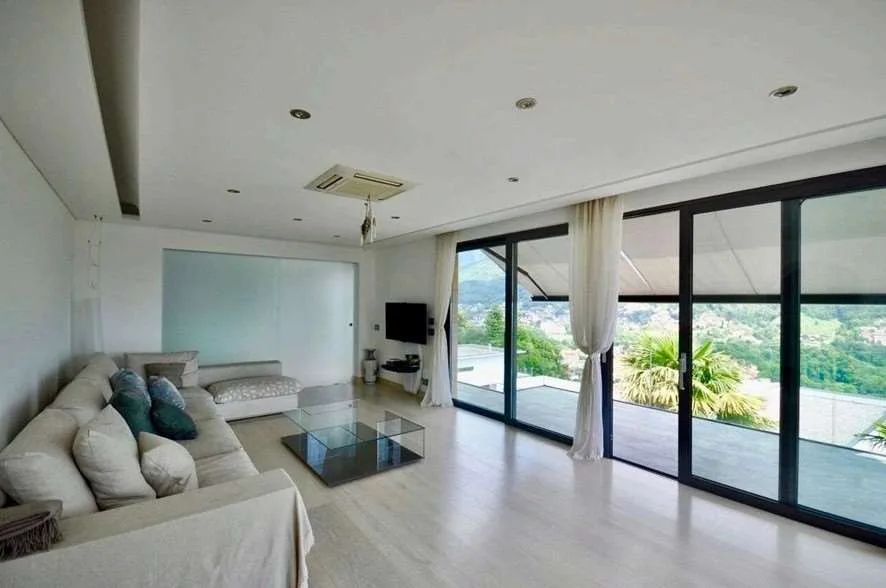 Exklusive Villa mit Seeblick in Comano – Foto 6 von 10