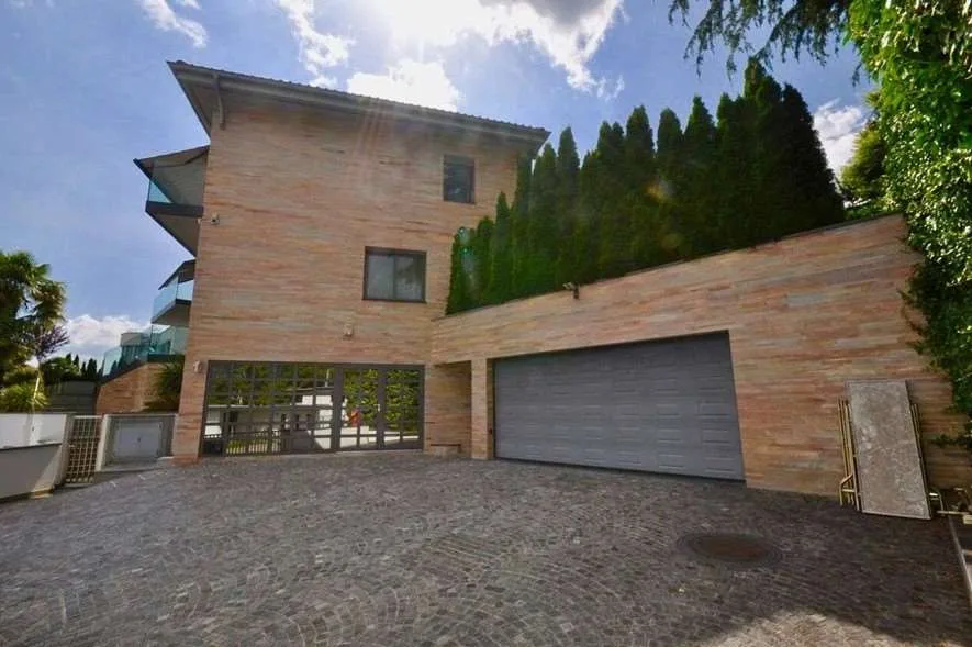 Exklusive Villa mit Seeblick in Comano – Foto 10 von 10