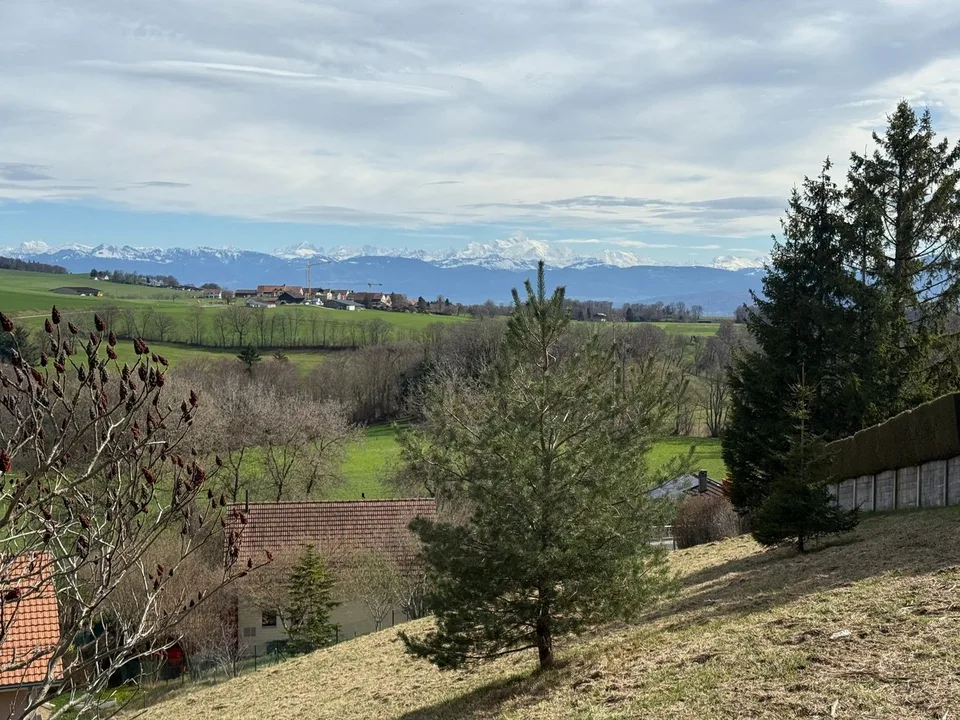 Buildable plot with breathtaking views of the Alps!