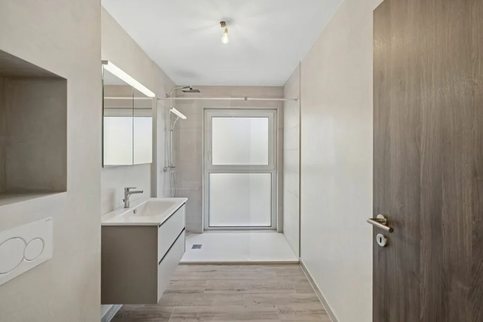 Appartement neuf de 2.5 pièces avec de magnifiques extérieurs – photo 7 sur 9
