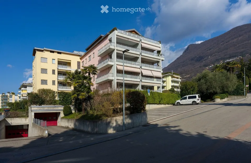 PRIVATO VENDE 3.5 luminoso e tranquillo a Pregassona