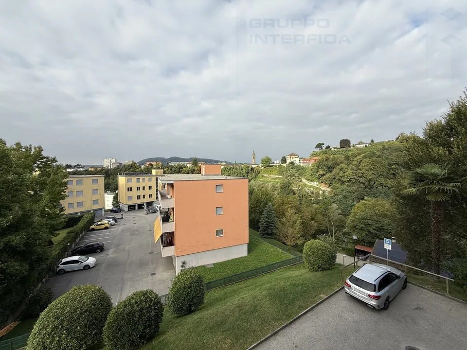 Stabiles Wohngebäude mit 5 Einheiten und Einkommen – Foto 8 von 9