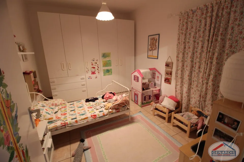 Proprietà composta da casa bifamiliare + casa singola e vasto giardino – Foto 7 von 14