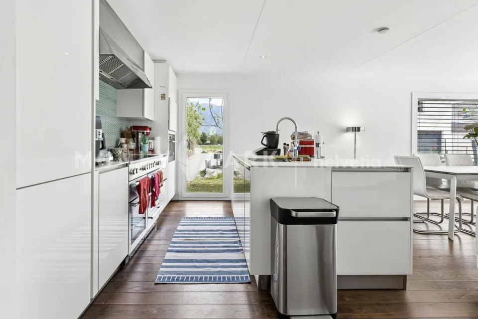 Semi-detached house with 5.5 rooms