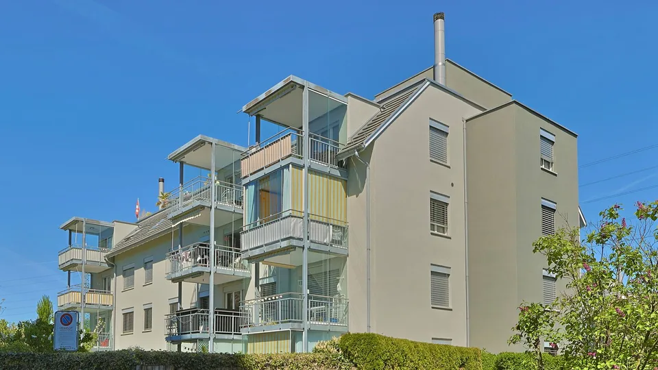 Sogno di casa con balcone e comfort – centrale e tranquillo allo stesso tempo
