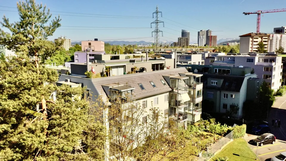 Sogno di casa con balcone e comfort – centrale e tranquillo allo stesso tempo