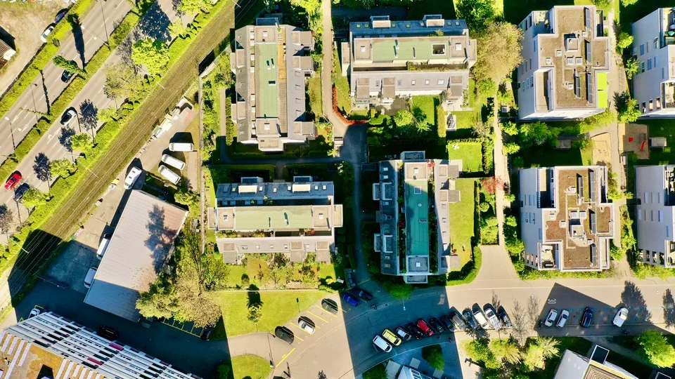 Sogno di casa con balcone e comfort – centrale e tranquillo allo stesso tempo