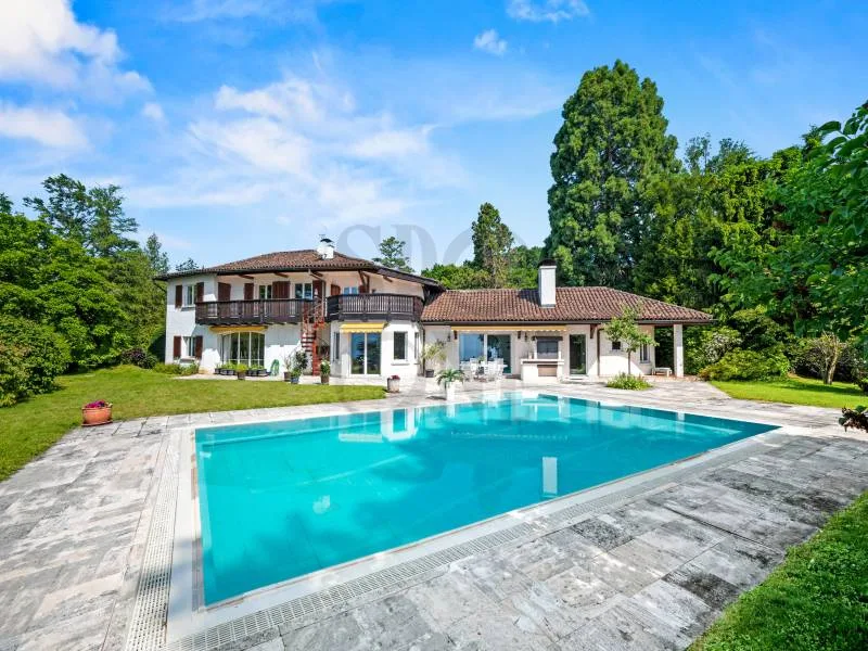 Maison d'exception avec vue imprenable et piscine
