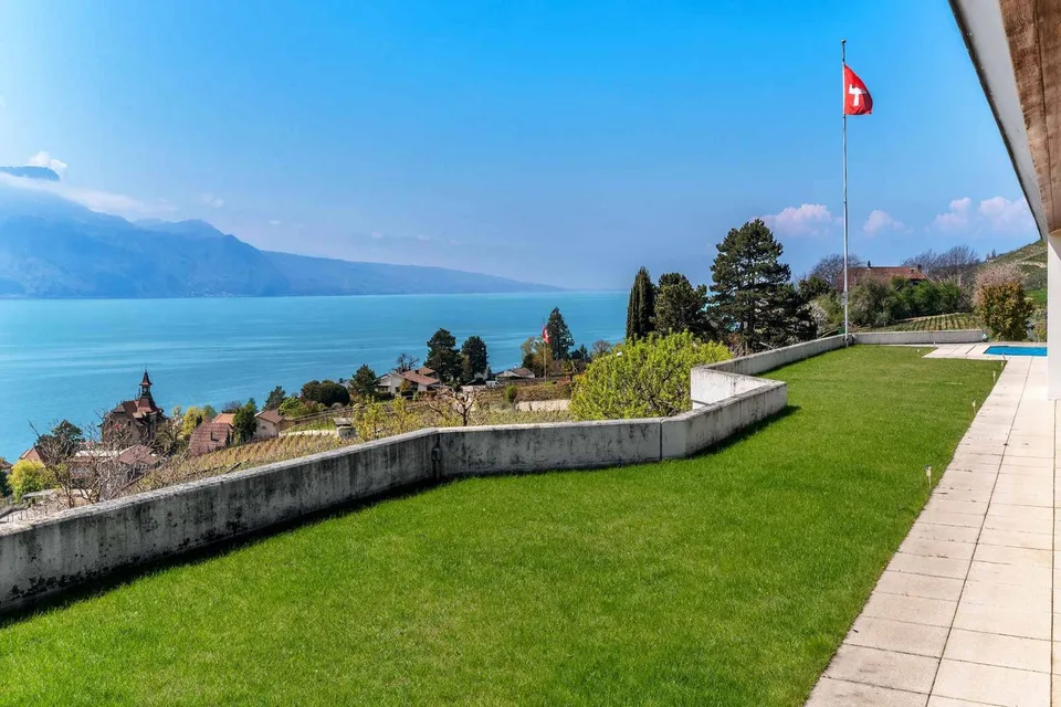 Architekten-Eigentum mit 7,5 Zimmern und Panoramablick auf den See und den Weinberg in Corseaux zum Verkauf