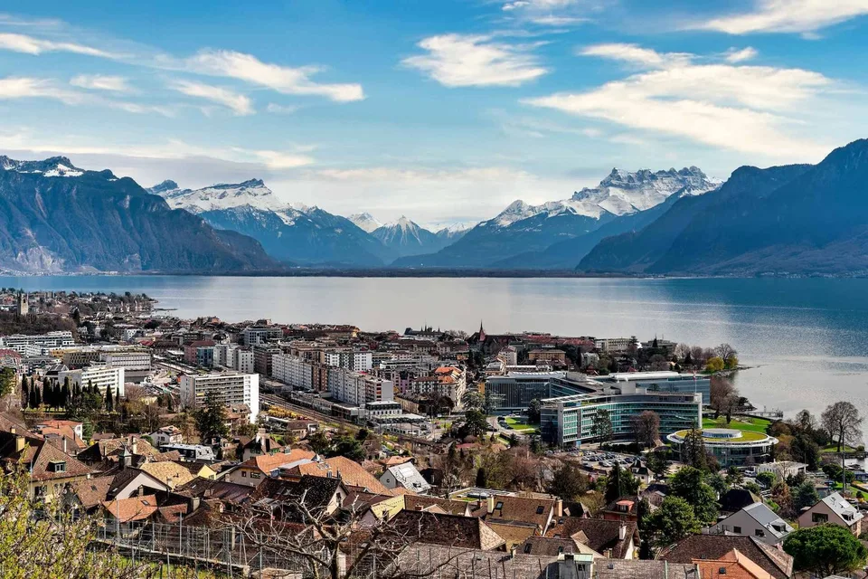Proprietà di architetto di 7,5 locali con vista panoramica sul lago e sul vigneto in vendita a Corseaux – foto 9 di 26