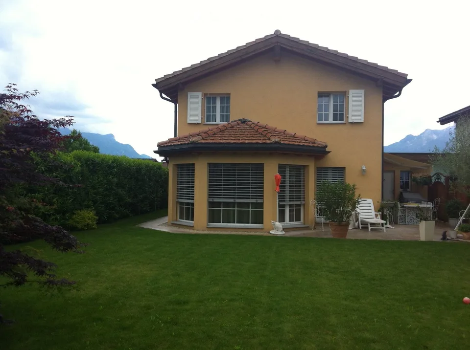 Magnifique maison mitoyenne de 6.5 pièces à Collombey