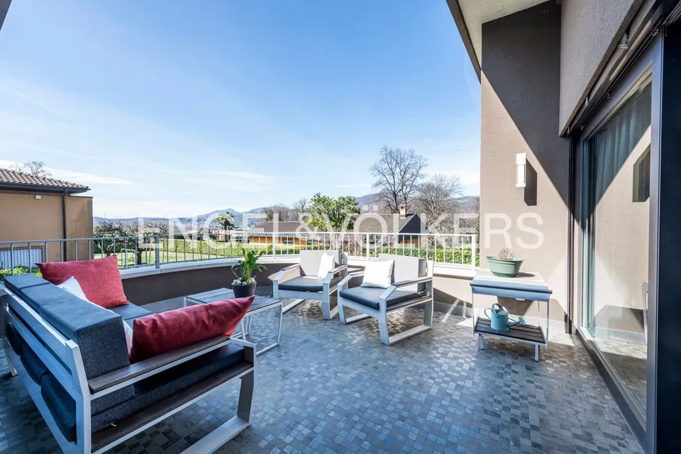 Villa de design moderne et élégante avec piscine – photo 9 sur 13