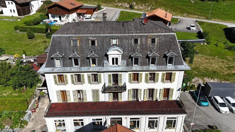 Altes Charakterhotel mit bebaubarem Land - Großes Potenzial für Aufwertung