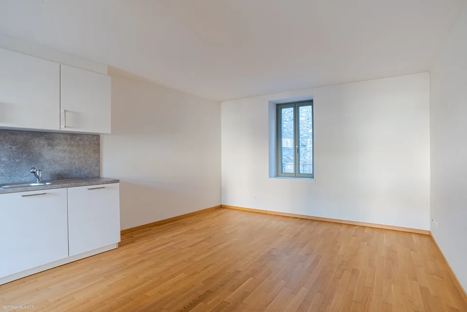 STABIO – WOHNUNG 3.5 ZIMMER HELL MIT GUTER AUSSTATTUNG