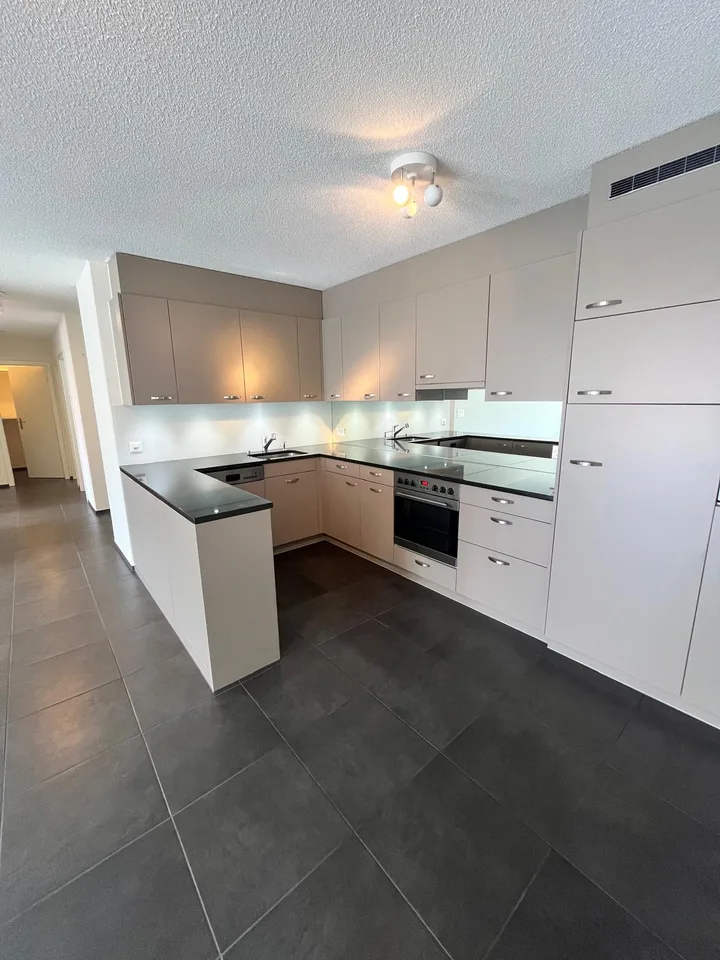 Einziehen und Wohlfühlen: Ihr neues Zuhause mit Balkon / Wintergarten-Feeling zu jeder Jahreszeit!