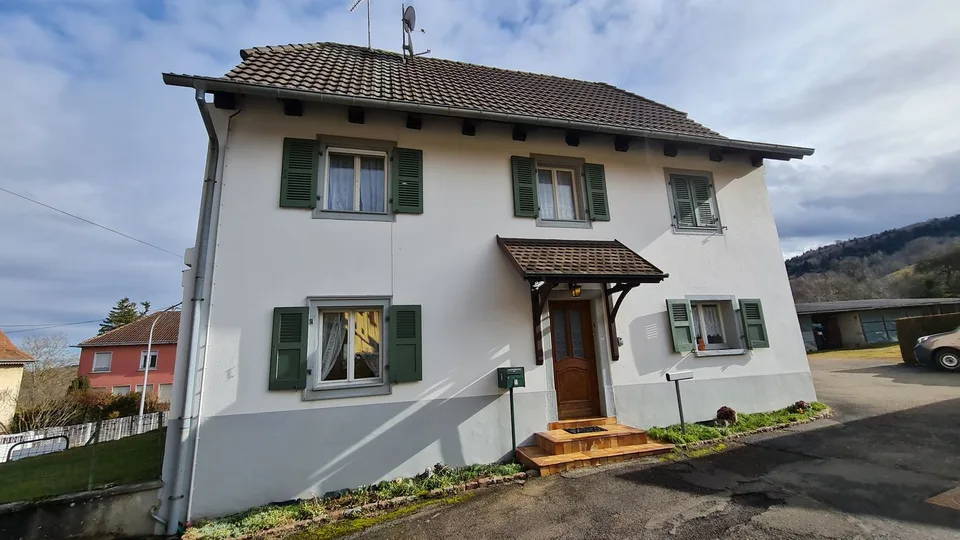 Maison de village avec dépendances