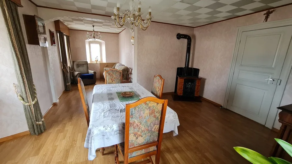 Maison de village avec dépendances