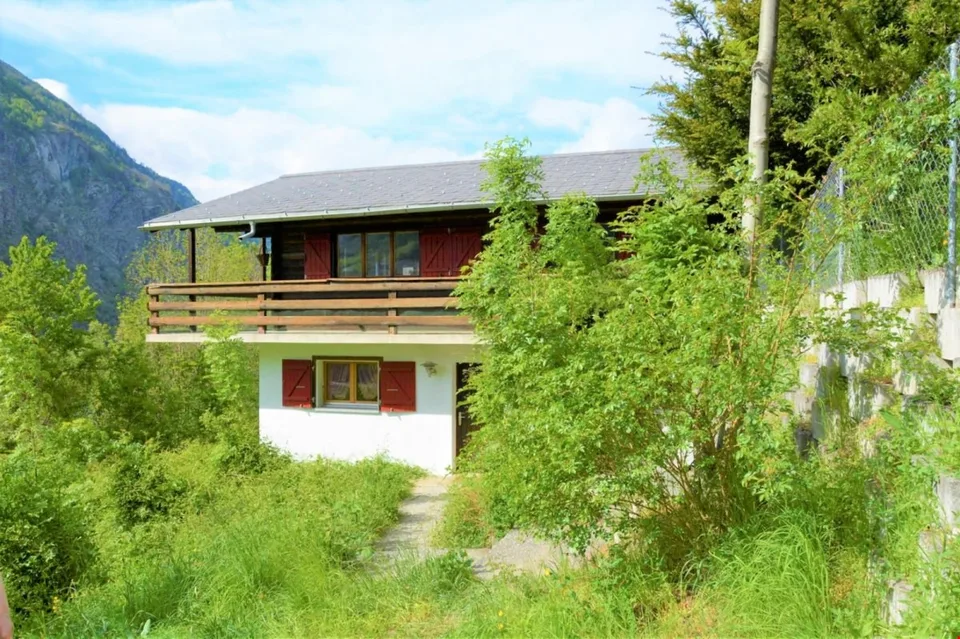 Renovationsbedürftiges Chalet bei Staldenried in herrlicher Umgebung – Foto 13 von 15