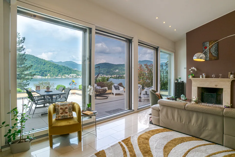 COLLINA D'ORO  ATTICO VISTA LAGO ANCHE SECONDA RESIDENZA