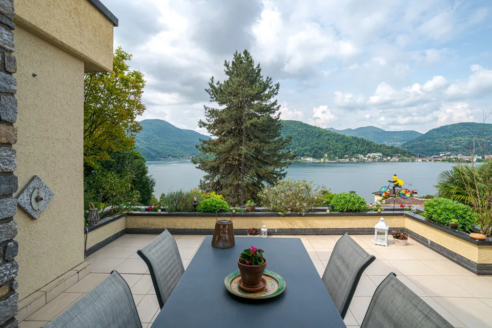 GOLDHÜGEL DACHGESCHOSS SEEBLICK AUCH ZWEITE WOHNUNG – Foto 6 von 13