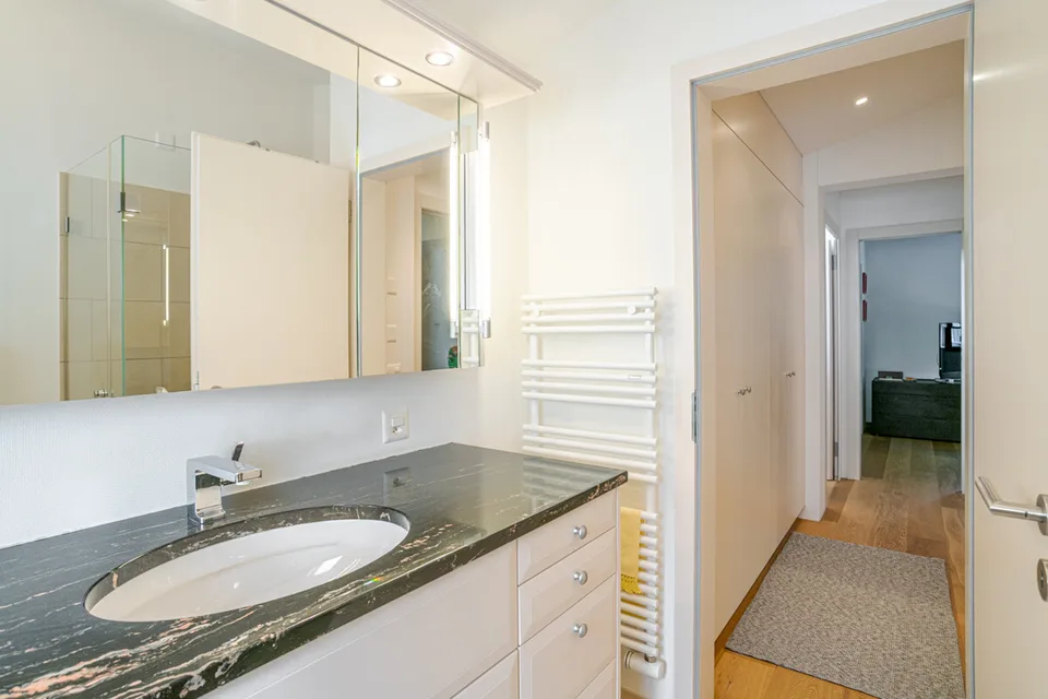 GOLDHÜGEL DACHGESCHOSS SEEBLICK AUCH ZWEITE WOHNUNG – Foto 10 von 13