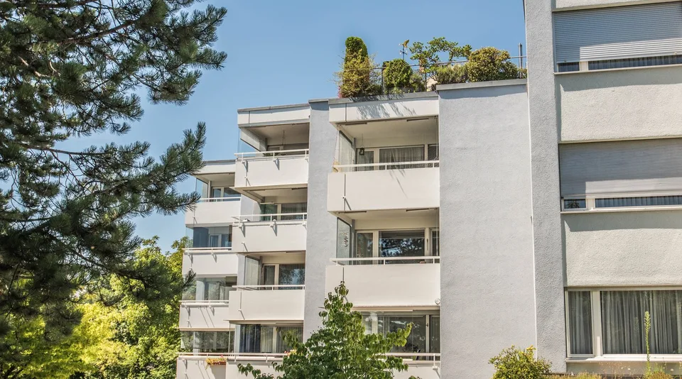 Einzigartige 3.5-Zimmerwohnung mit Aussenparkplatz