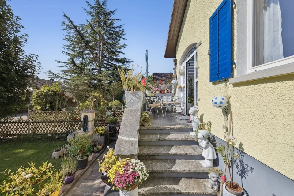 Casa indipendente con giardino da sogno e spazio per le idee