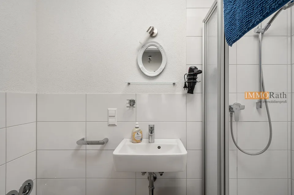 IMMORath.de - Deux maisons d'habitation avec cinq appartements et terrasses spacieuses – photo 7 sur 13