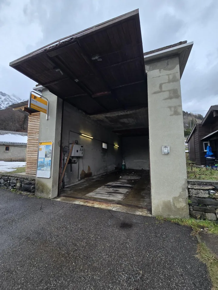 Einzigartiges Objekt mit großem Potenzial? Großes Garage/Lager - umgebbar in Wohnraum