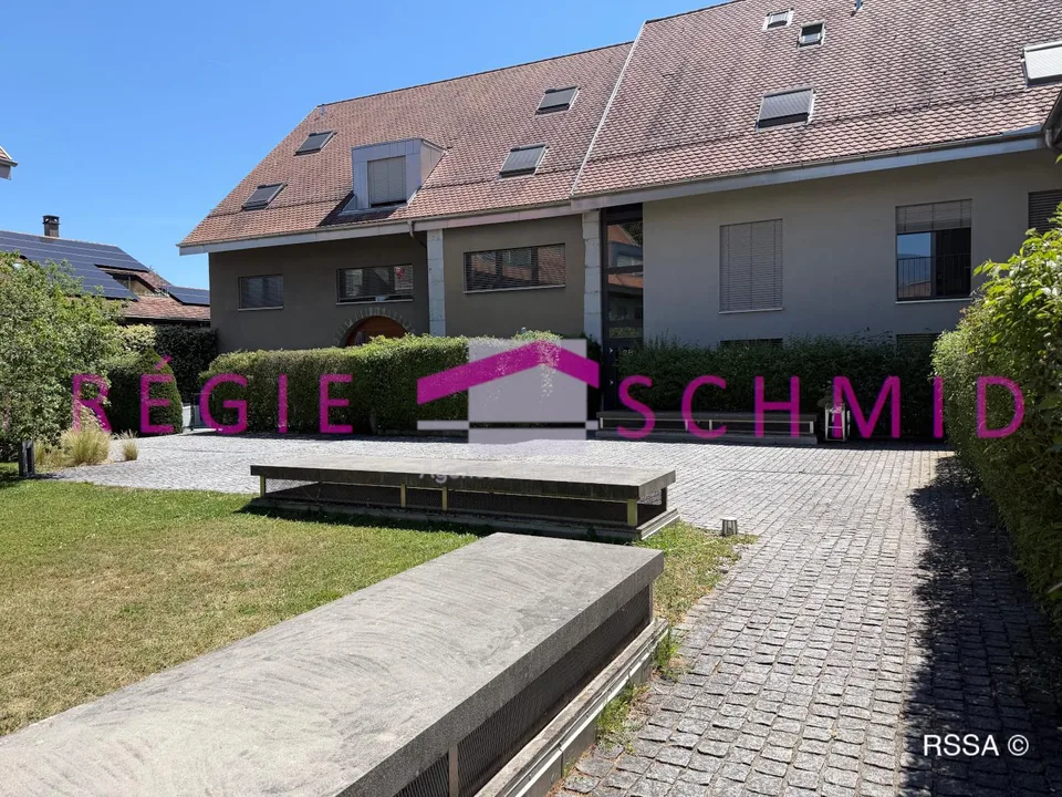 Duplex-Wohnung mit 6 Zimmern in Eysins