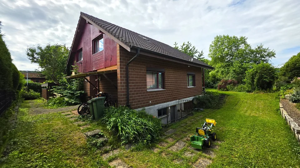 6.5-Zi.-Einfamilienhaus mit grossem Garten in Lupsingen