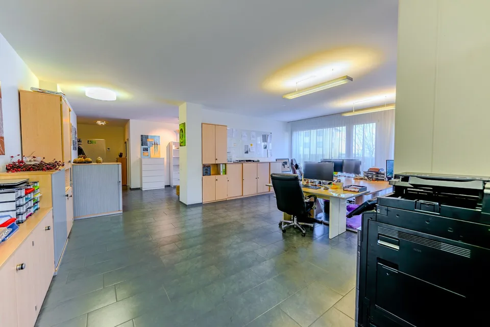 Moderne Bürofläche mit Küche und DU/WC im Steuerparadies Freienbach SZ – Foto 7 von 12