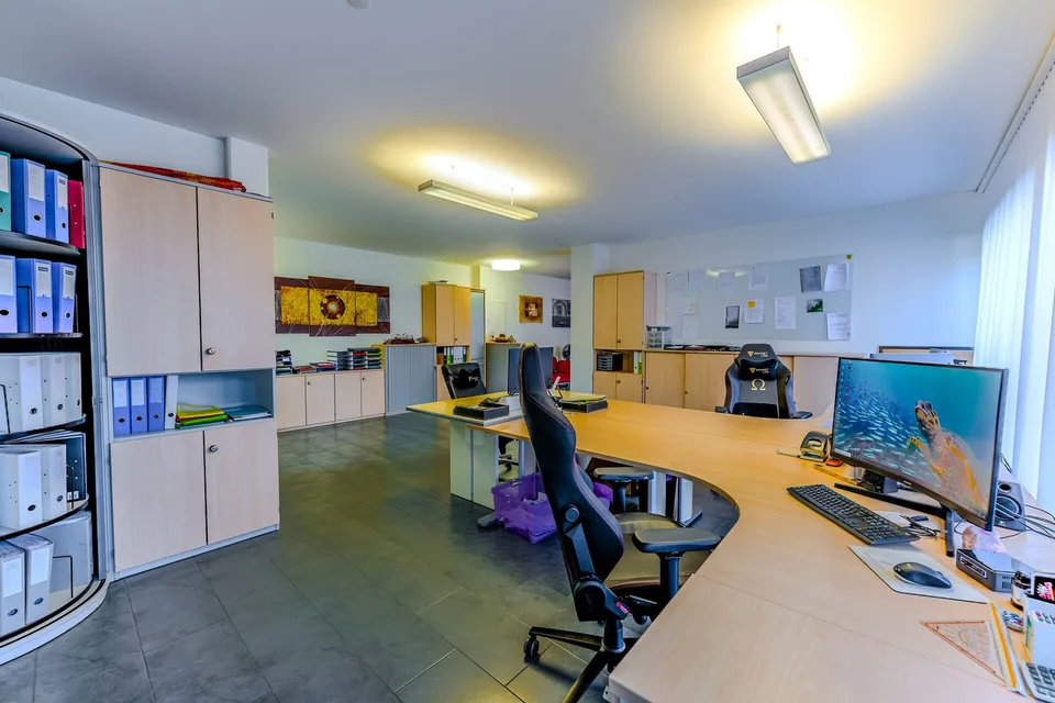 Moderne Bürofläche mit Küche und DU/WC im Steuerparadies Freienbach SZ – Foto 10 von 12