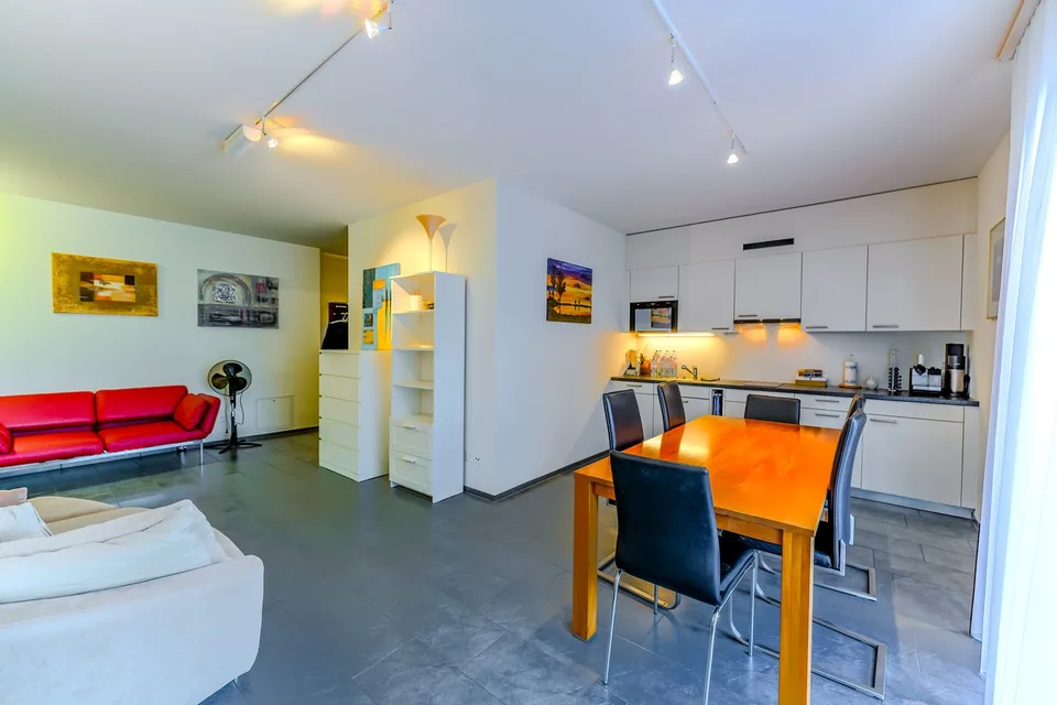 Moderne Bürofläche mit Küche und DU/WC im Steuerparadies Freienbach SZ – Foto 8 von 12