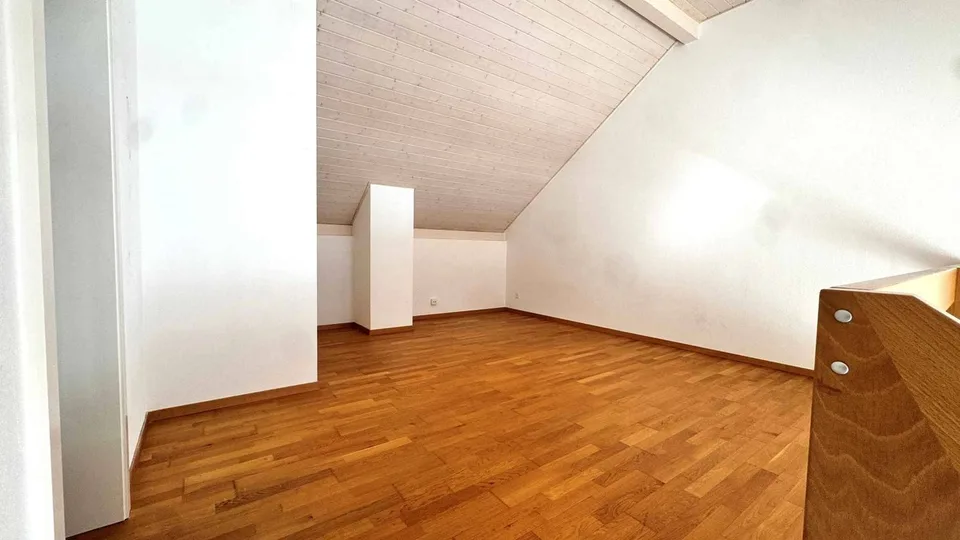 Schönes 4,5-Zimmer-Dachgeschoss mit großer Mezzanine