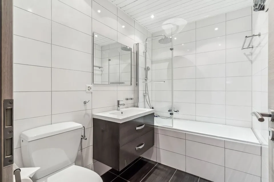 Helles 3.5-Zimmer-Wohnung mit Terrasse und eigenem Grundstück in Mollens – Foto 6 von 11