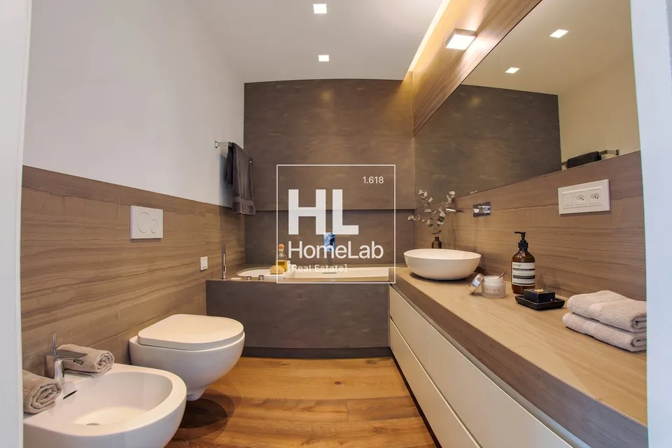 PRESTIGIOSO 3.5 LOCALI CON FINITURE DI ALTO STANDING