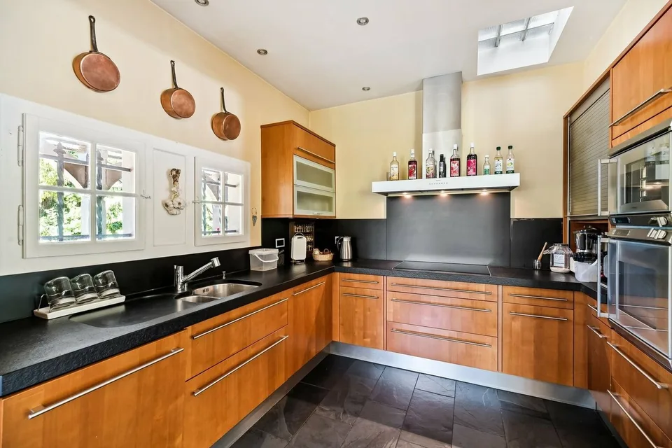 BEX - SOMPTUEUSE MAISON DE MAITRE AVEC JARDIN D'EXCEPTION – photo 12 sur 13