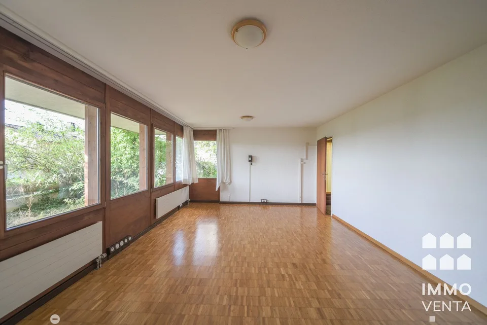 Mit Dachterrasse über Biel - EFH mit Option auf Doppeleinfamilienhaus