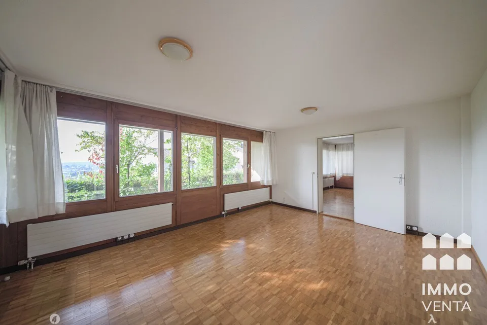 Mit Dachterrasse über Biel - EFH mit Option auf Doppeleinfamilienhaus
