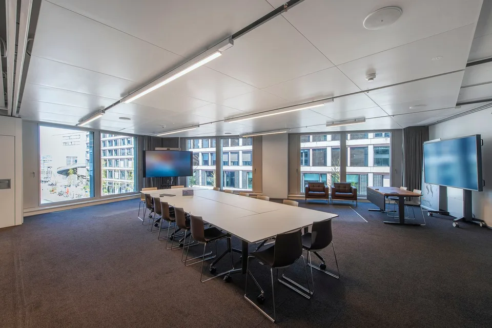 EUROPAALLEE: Espaces de bureau entièrement aménagés