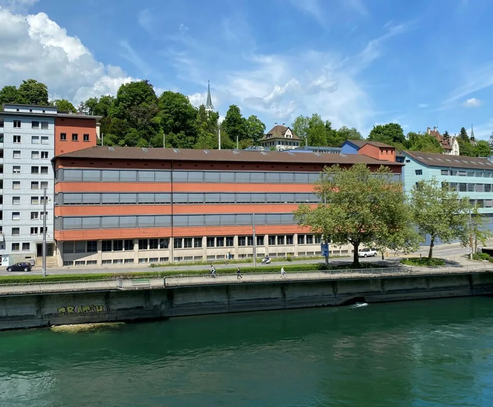 Flexible Büro- und Atelierflächen direkt am Rhein