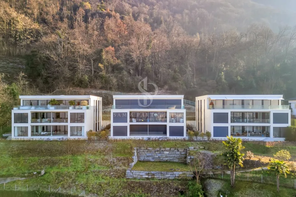 Atticco con vista lago
