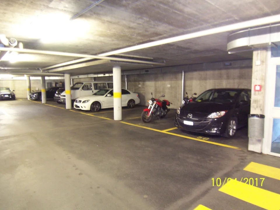 Garage 50 Schritte vom Hauptbahnhof Solothurn, Parterre