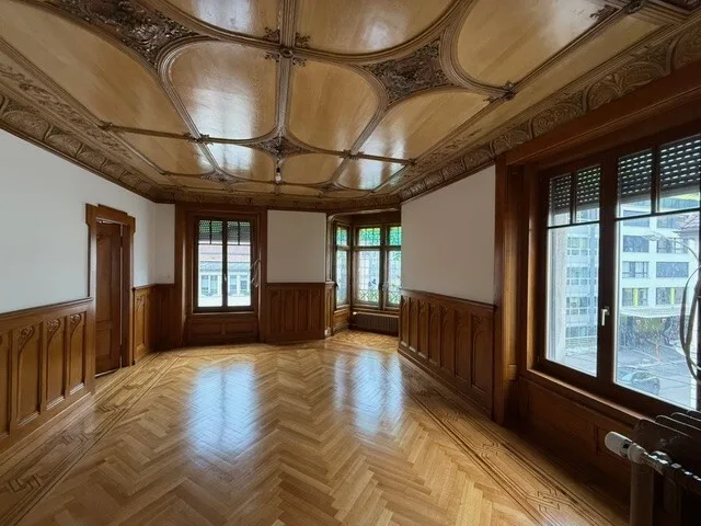 SUPERBE APPARTEMENT RENOVE 4 PIECES 134 M2 AVEC CACHET