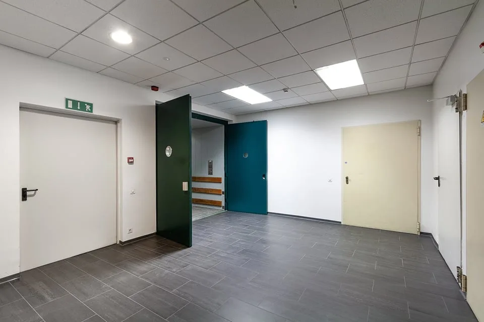 LUGANO NORD - AFFITTASI MAGAZZINO DI 40 MQ (rif. D10)