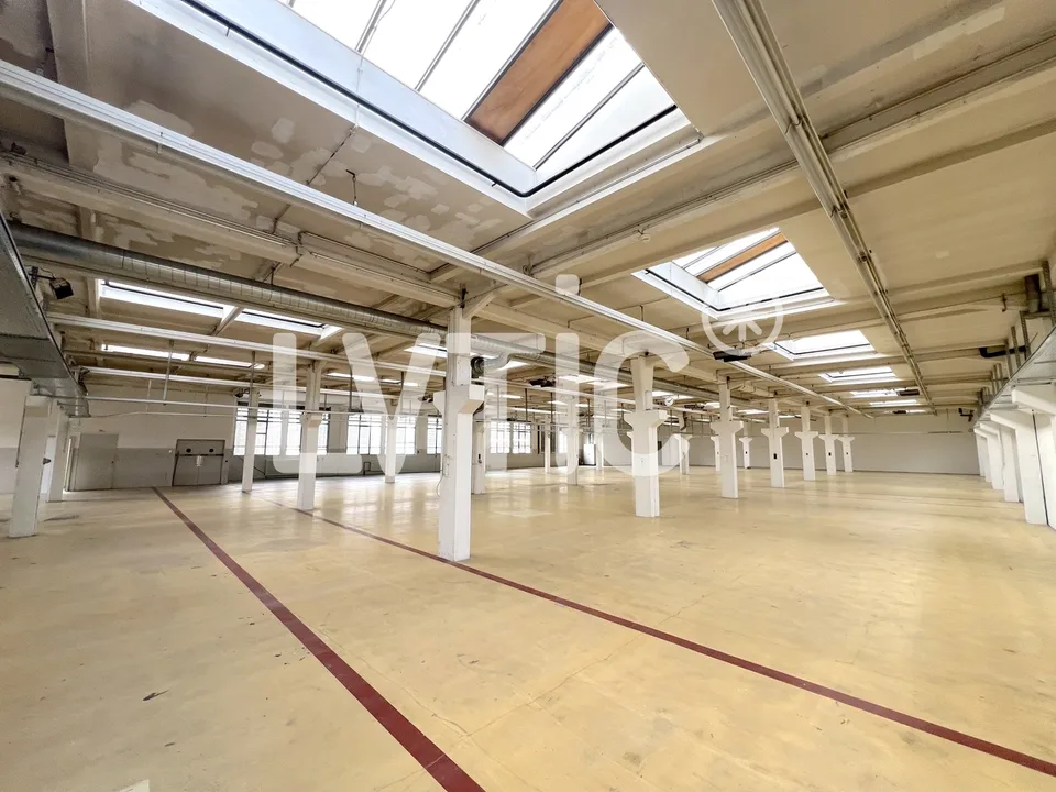 Ateliers, Lager, Räume von 1370 m2 zur Miete in Cossonay