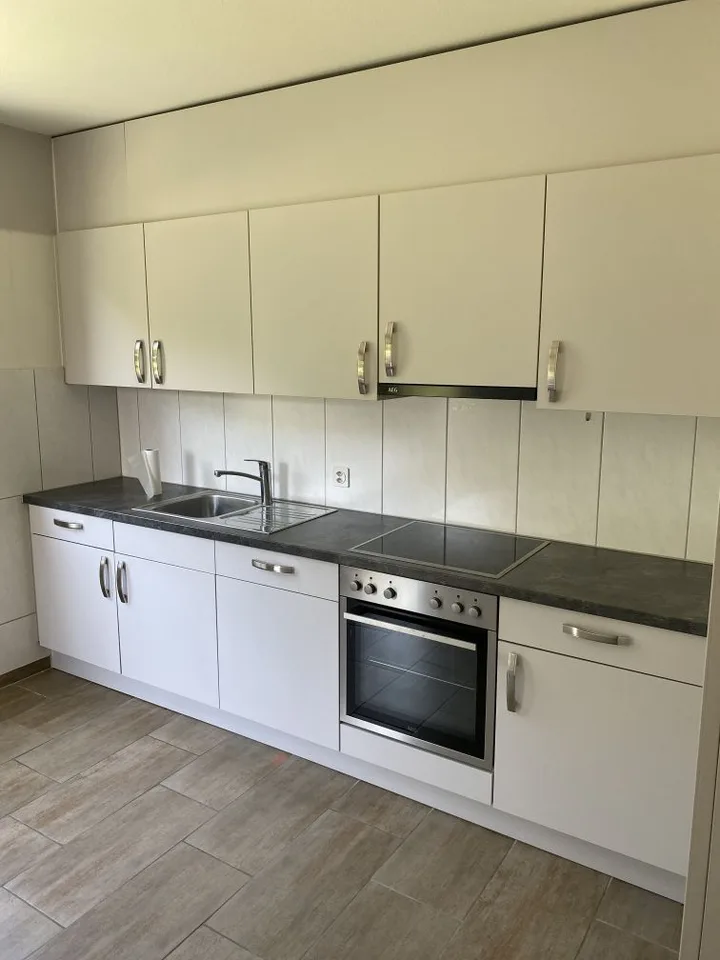 Appartement moderne 3.5 pièces avec balcon et vue panoramique à Biasca
