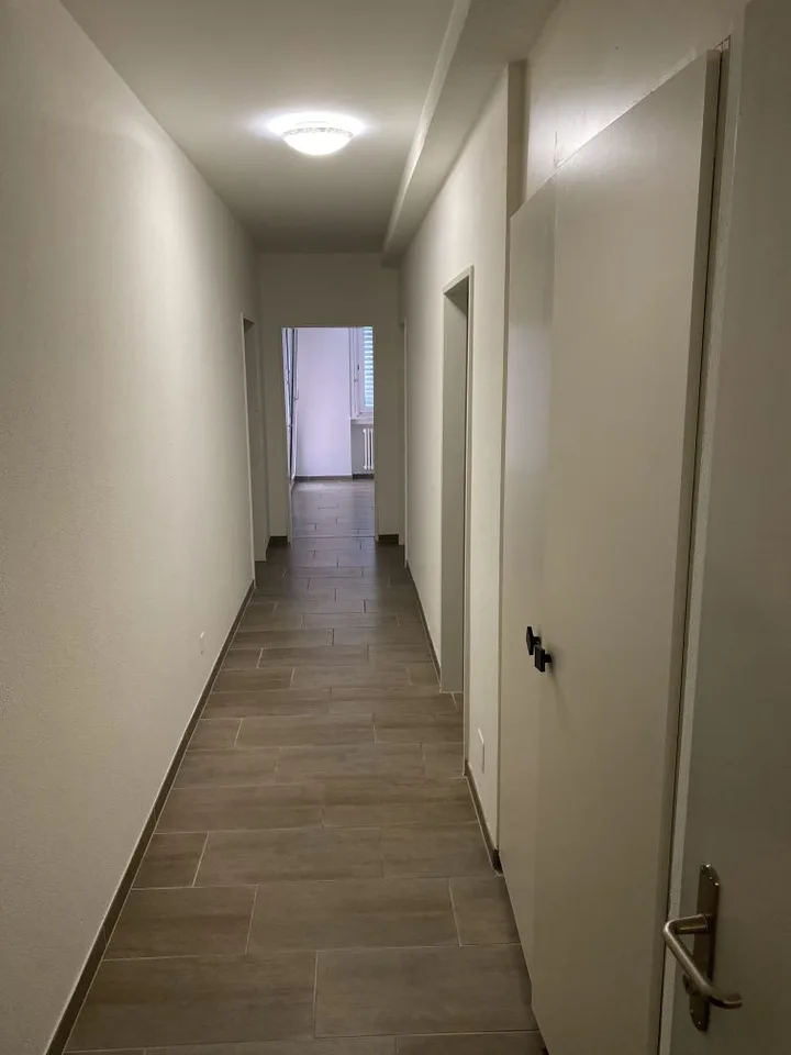 Affascinante appartamento di 3.5 locali con balcone e vista sulla montagna a Biasca – foto 7 di 10