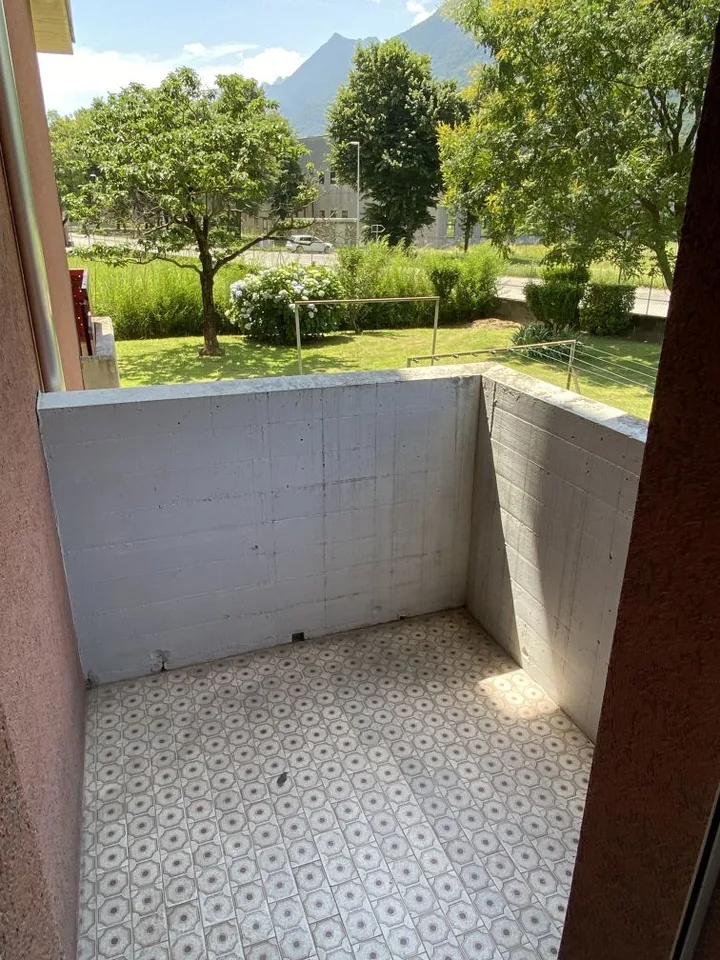 Affascinante appartamento di 3.5 locali con balcone e vista sulla montagna a Biasca – foto 9 di 10